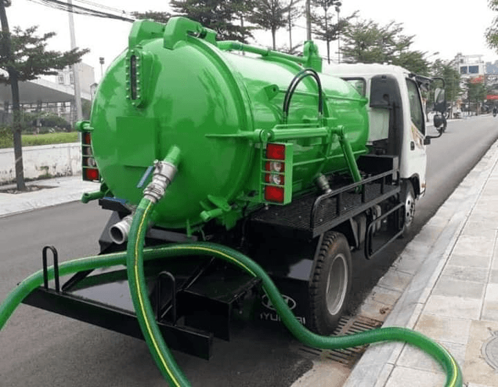 Xe hút bể phốt chuyên dụng công suất lớn hỗ trợ xử lý triệt để chất thải chỉ trong một lần