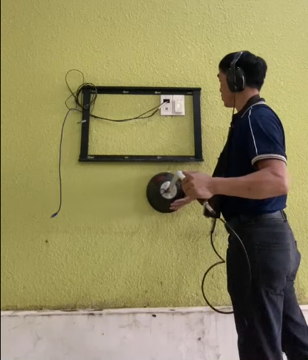 Quá trình kiểm tra đường ống âm nền tại căn hộ chung cư bằng công nghệ siêu âm