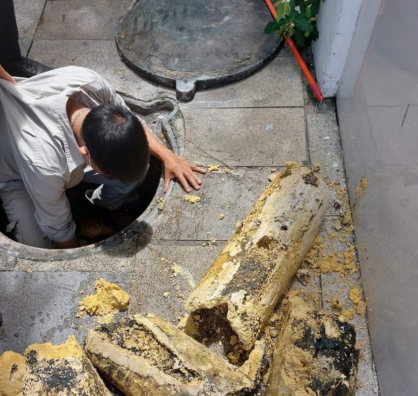 Đội ngũ thợ chuyên nghiệp xử lý tắc cống cho khu chung cư lớn tại quận Lê Chân – Hải Phòng